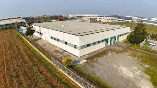 locale commerciale in vendita a Pozzolo Formigaro