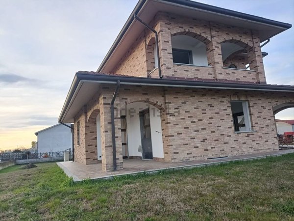 casa indipendente in vendita a Pozzolo Formigaro