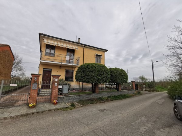 casa indipendente in vendita a Pozzolo Formigaro