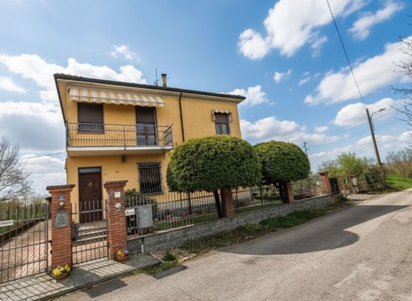 casa indipendente in vendita a Pozzolo Formigaro