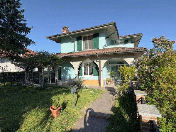 casa indipendente in vendita a Pozzolo Formigaro