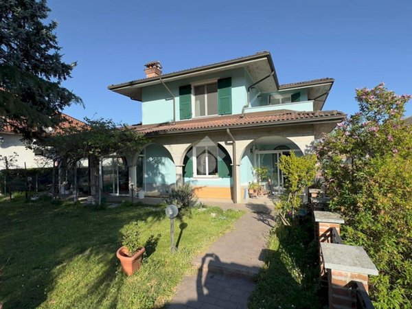 casa indipendente in vendita a Pozzolo Formigaro
