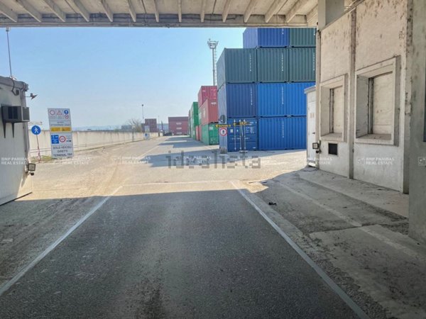 capannone in vendita a Pozzolo Formigaro