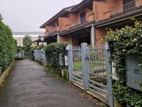 casa indipendente in vendita a Pozzolo Formigaro