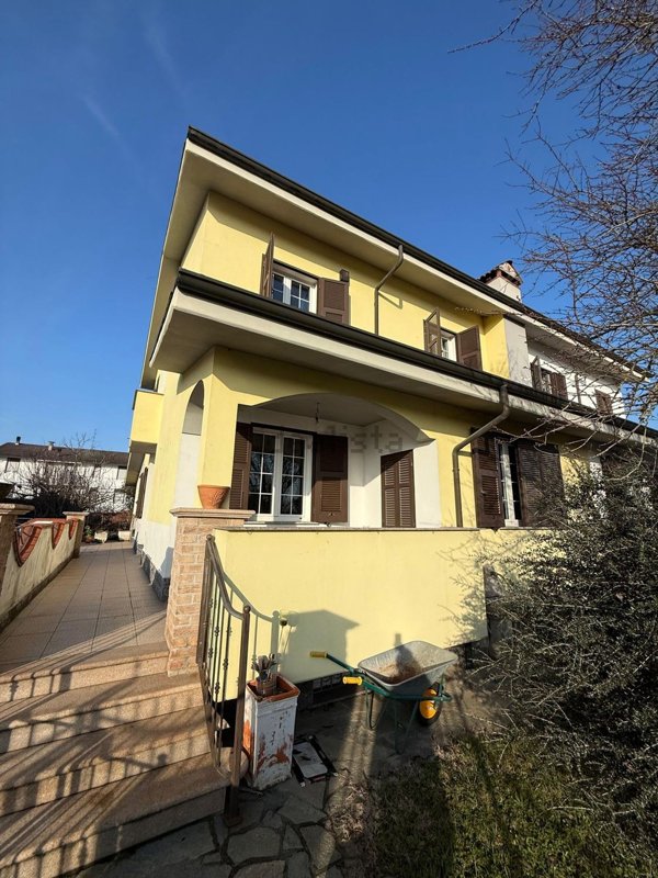 casa indipendente in vendita a Pozzolo Formigaro