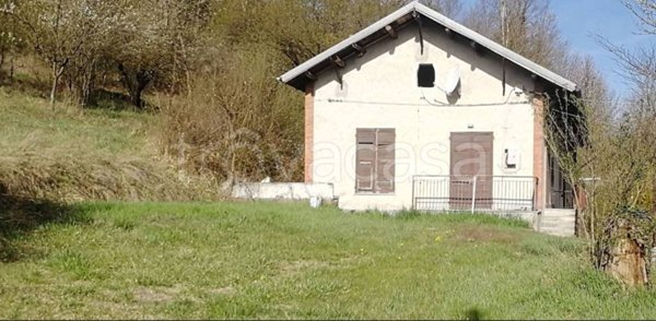 casa indipendente in vendita a Prasco in zona Stazione