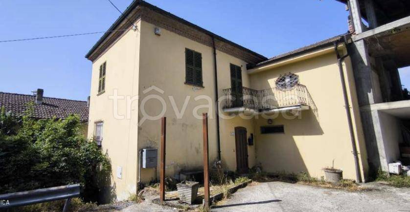 casa indipendente in vendita a Prasco in zona Stazione