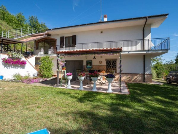 casa indipendente in vendita a Prasco in zona Stazione