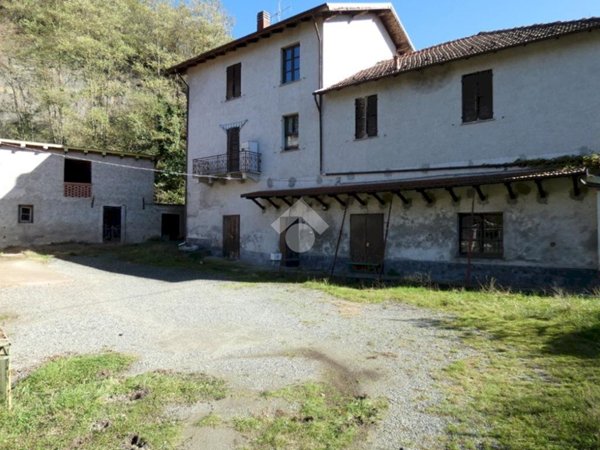 casa indipendente in vendita a Prasco in zona Stazione