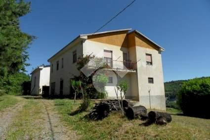 casa indipendente in vendita a Prasco in zona Stazione