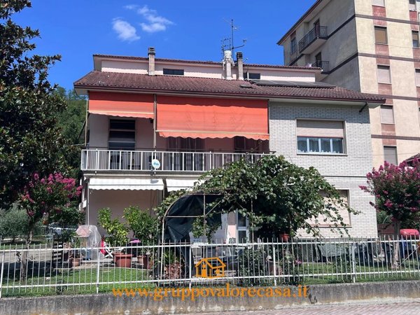casa indipendente in vendita a Prasco in zona Stazione