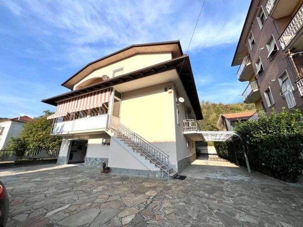 casa indipendente in vendita a Prasco in zona Stazione
