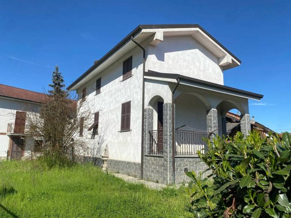 casa indipendente in vendita a Predosa