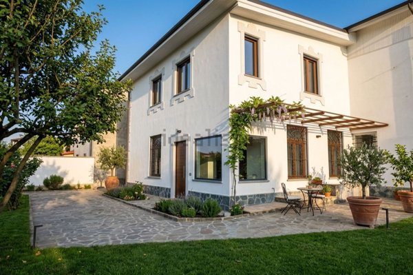casa indipendente in vendita a Predosa