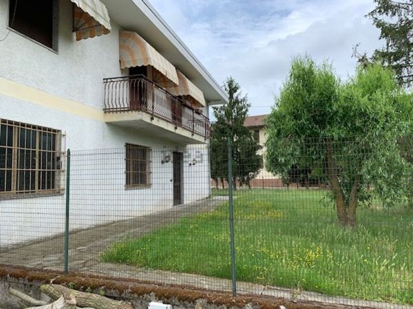 casa indipendente in vendita a Quargnento