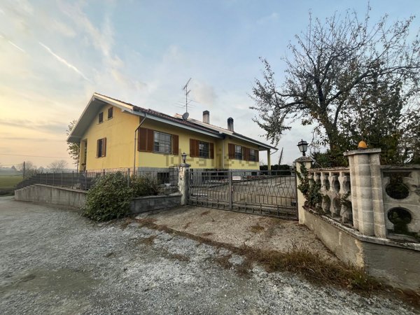 casa indipendente in vendita a Quargnento