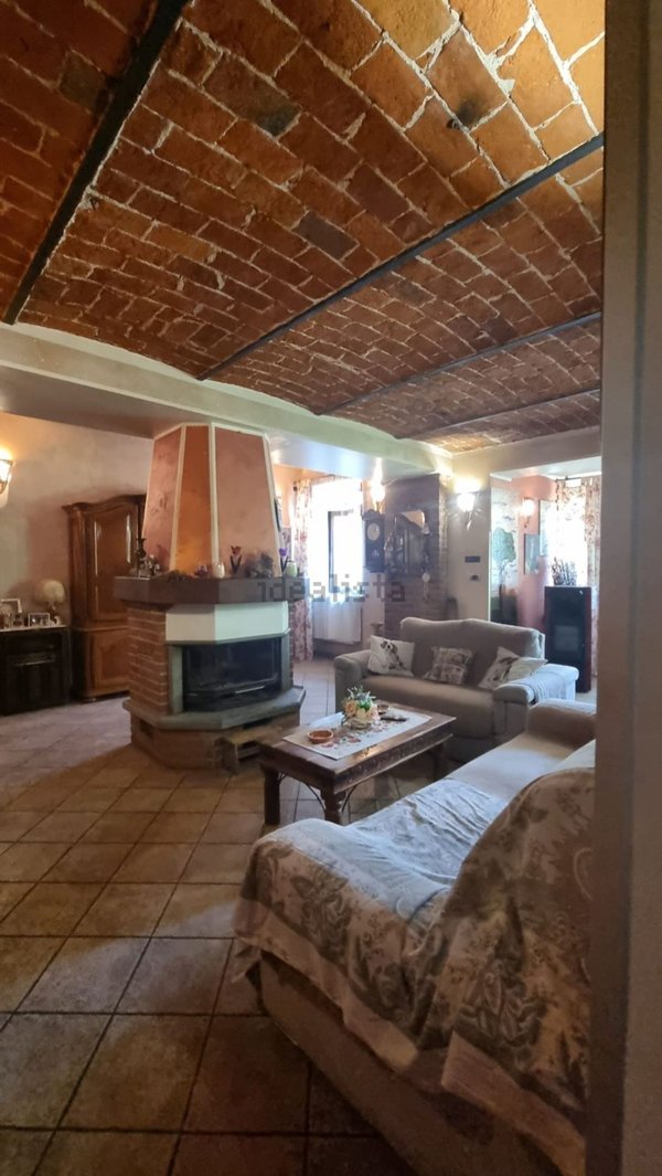 casa semindipendente in vendita a Quargnento