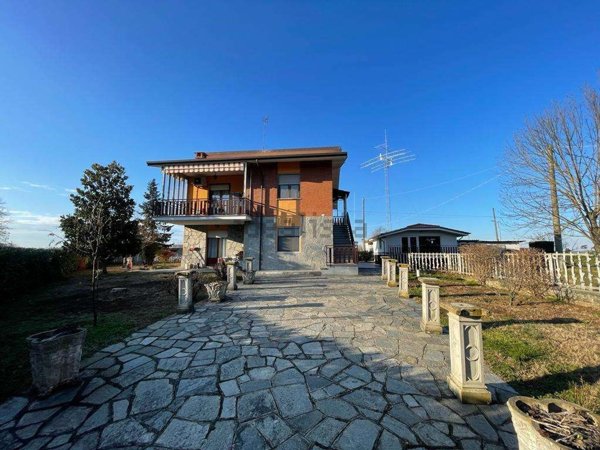 casa indipendente in vendita a Quattordio