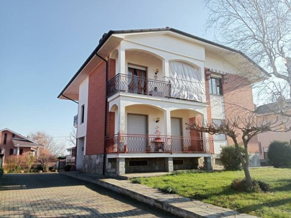 casa indipendente in vendita a Quattordio