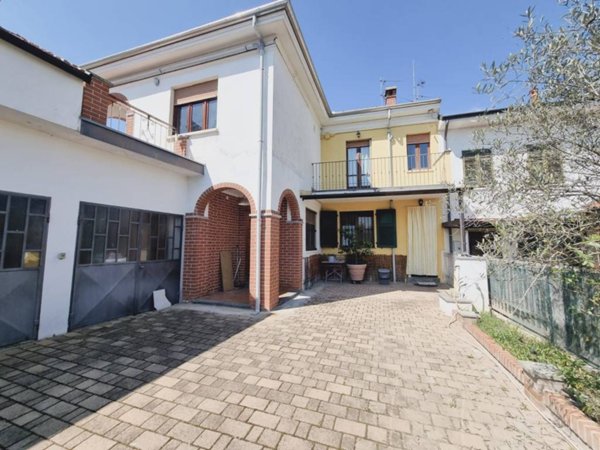casa indipendente in vendita a Quattordio in zona Serra