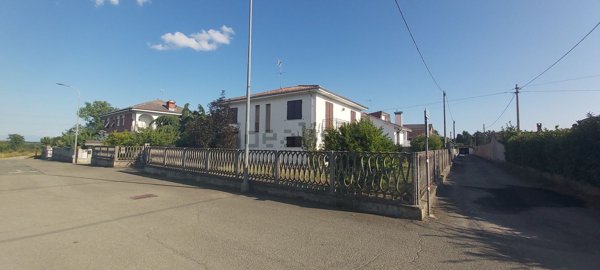 casa indipendente in vendita a Quattordio