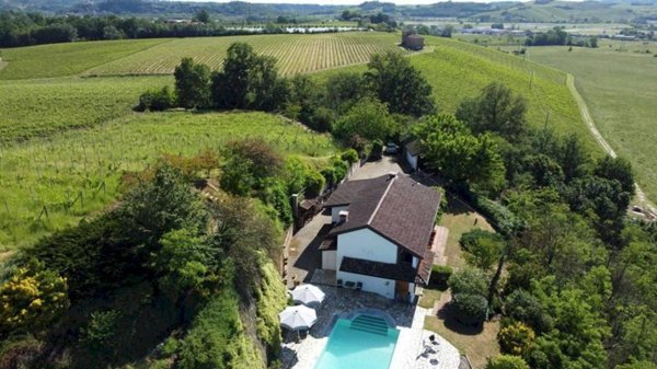casa indipendente in vendita a Quattordio in zona Serra