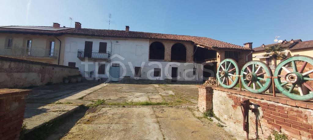casa indipendente in vendita a Quattordio in zona Piepasso