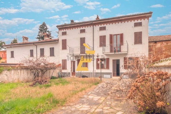 casa indipendente in vendita a Rivarone