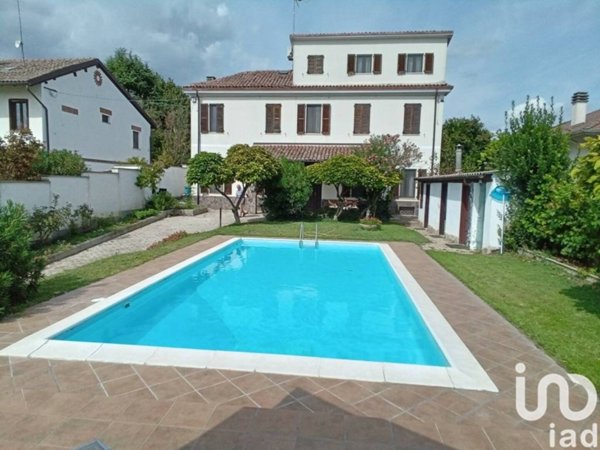 casa indipendente in vendita a Rivarone