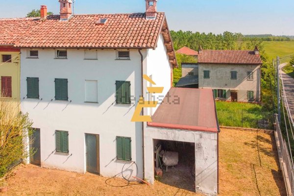 casa indipendente in vendita a Rivarone