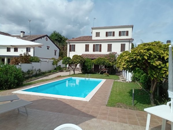 casa indipendente in vendita a Rivarone