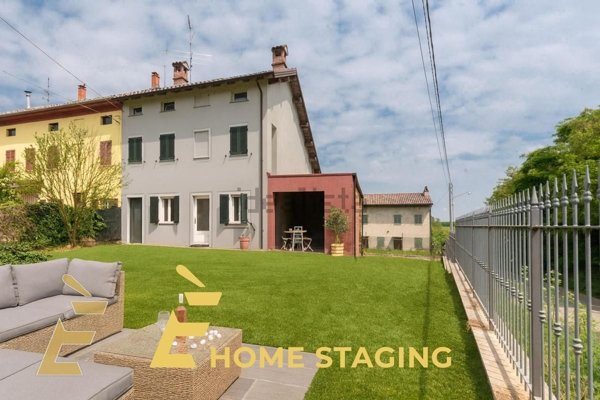 casa indipendente in vendita a Rivarone