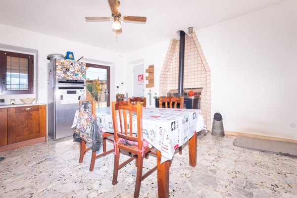 casa indipendente in vendita a Rivarone