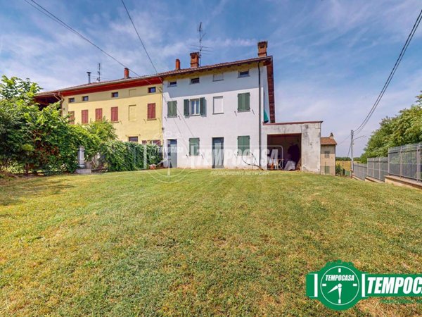 casa indipendente in vendita a Rivarone
