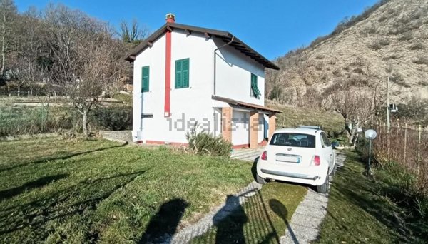 casa indipendente in vendita a Roccaforte Ligure
