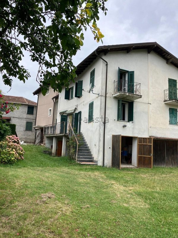casa indipendente in vendita a Roccaforte Ligure