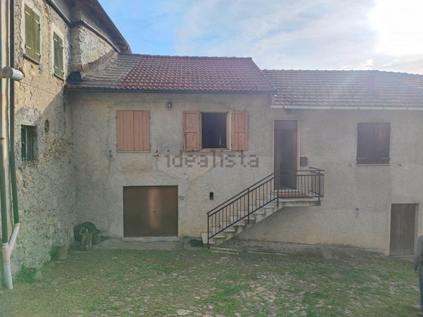 casa semindipendente in vendita a Roccaforte Ligure