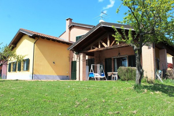casa indipendente in vendita a Rocca Grimalda