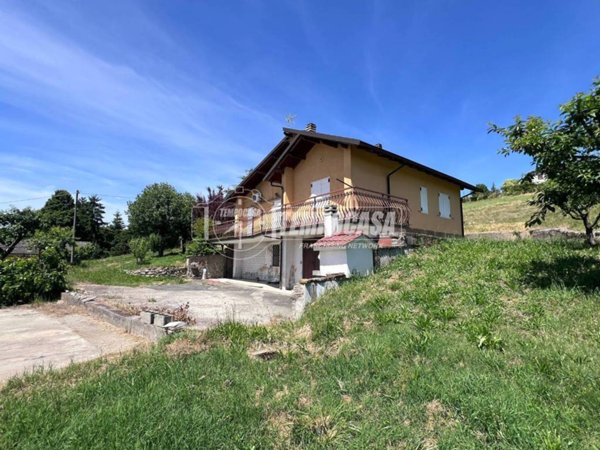 casa indipendente in vendita a Rocca Grimalda