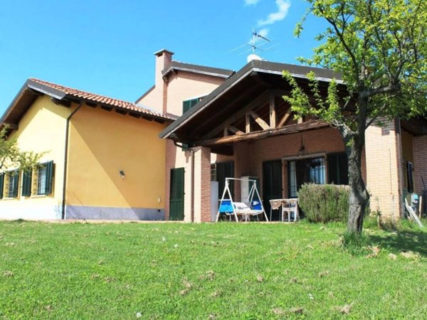 casa indipendente in vendita a Rocca Grimalda