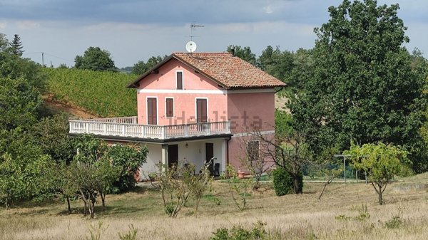 casa indipendente in vendita a Rocca Grimalda