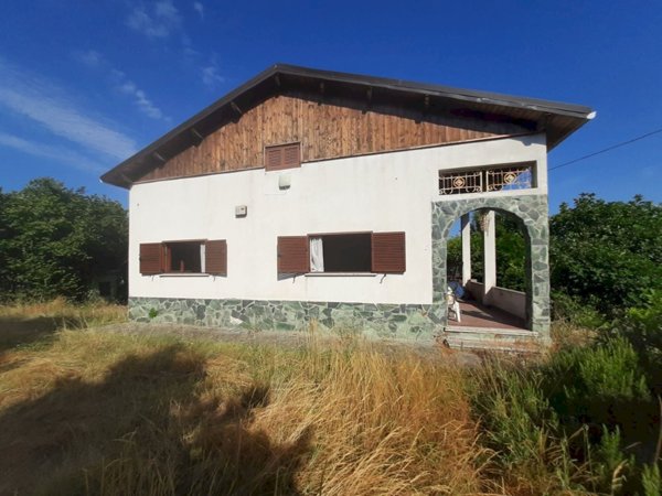casa indipendente in vendita a Rocca Grimalda