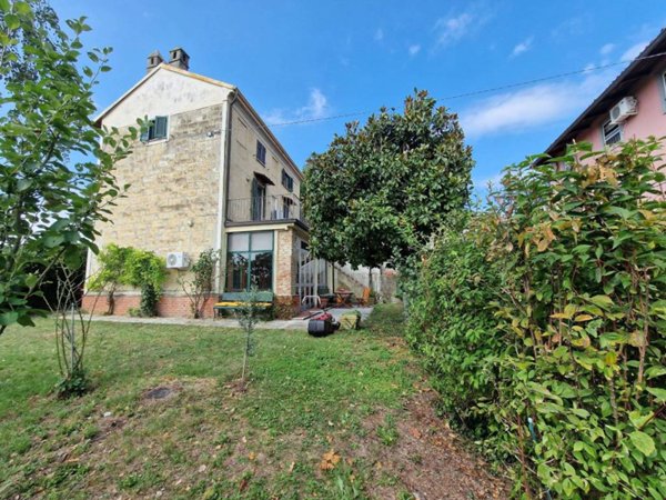 casa indipendente in vendita a Rosignano Monferrato