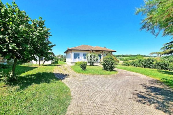 casa indipendente in vendita a Rosignano Monferrato