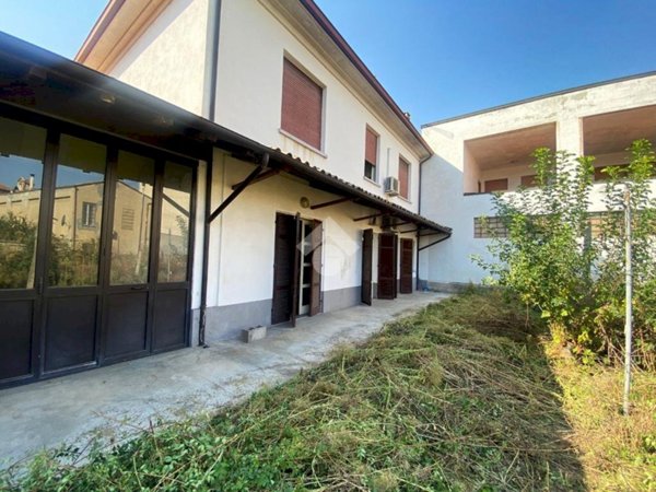 casa semindipendente in vendita a Sale