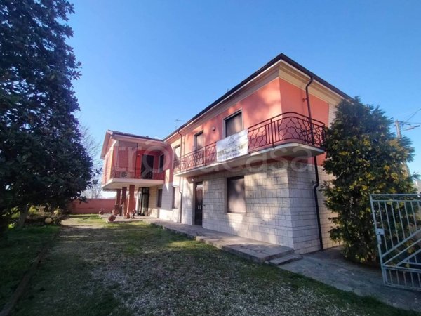 casa indipendente in vendita a Sale