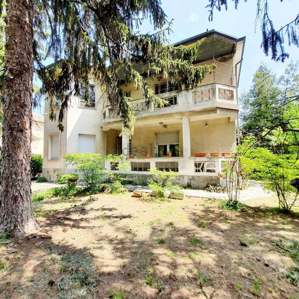 casa indipendente in vendita a Sale