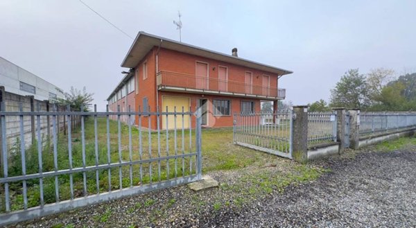casa indipendente in vendita a Sale