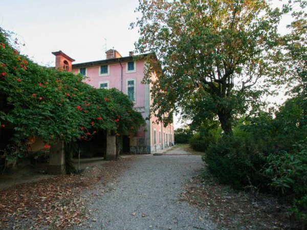 intera palazzina in vendita a Sale