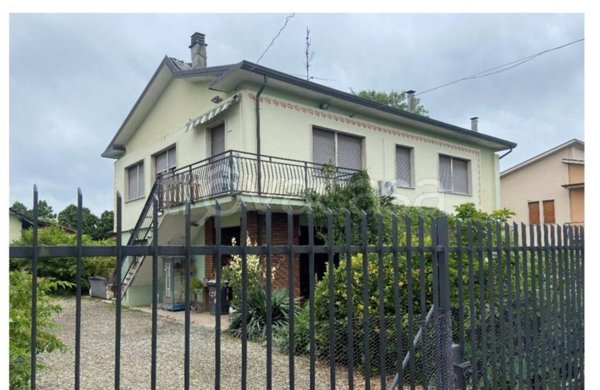 casa indipendente in vendita a Sale